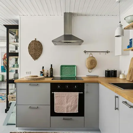 Summer House Life Near