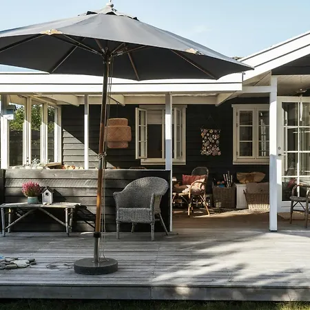 Summer House Life Near